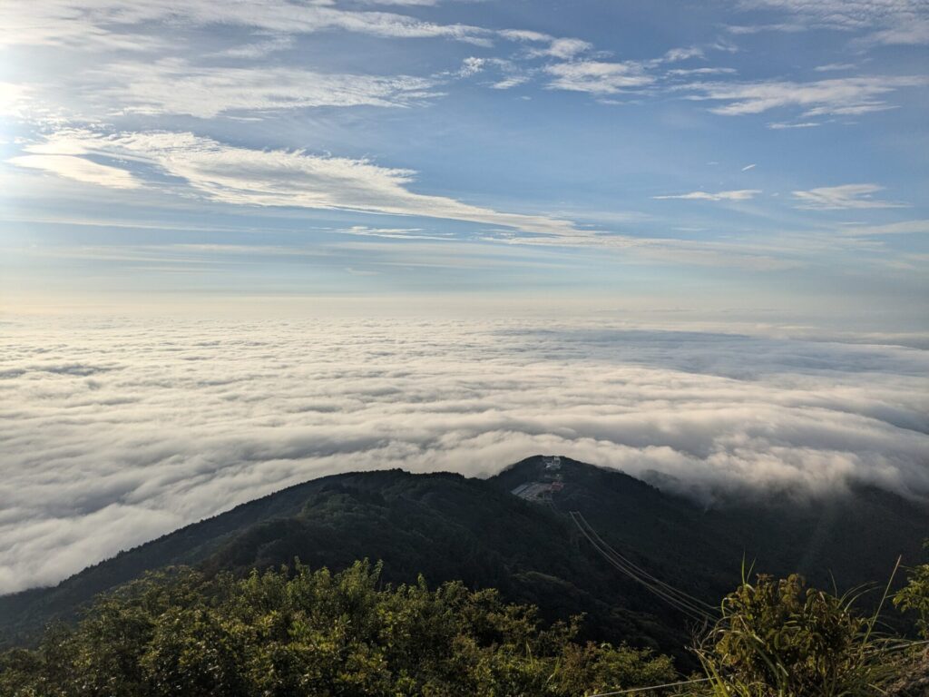 女体山から